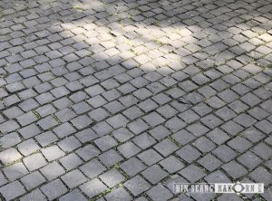 cobblestone in garden and footpath หินลูกเต๋าปูทางเท้า ทางเดินในสวน